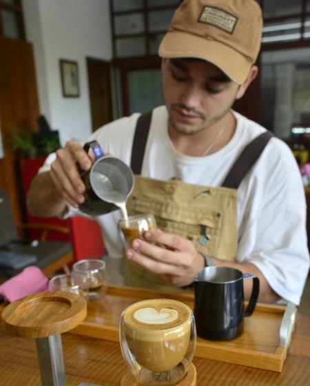 Espresso Service with Edén